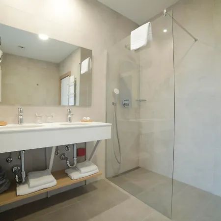 Gasthof Nest Modern & Cozy