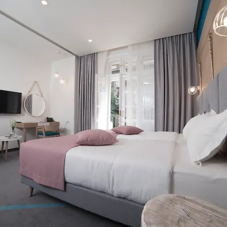 Guest house Nest Modern & Cozy 4*