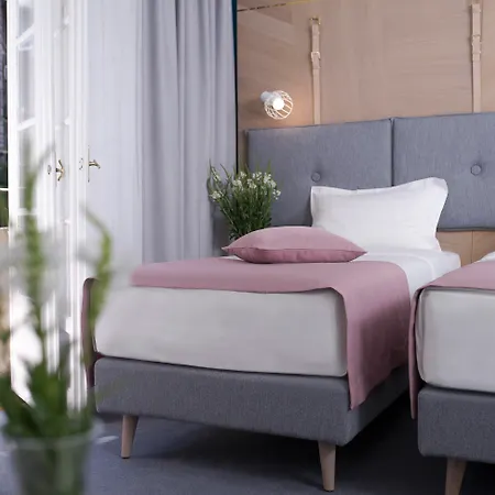 Nest Modern & Cozy Guest house
