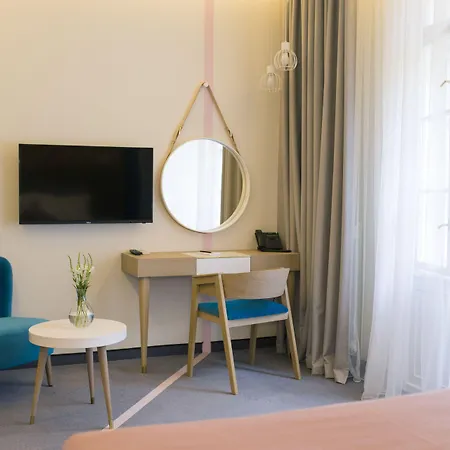 Guest house Nest Modern & Cozy 4*