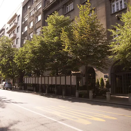 Nest Modern & Cozy Guest house